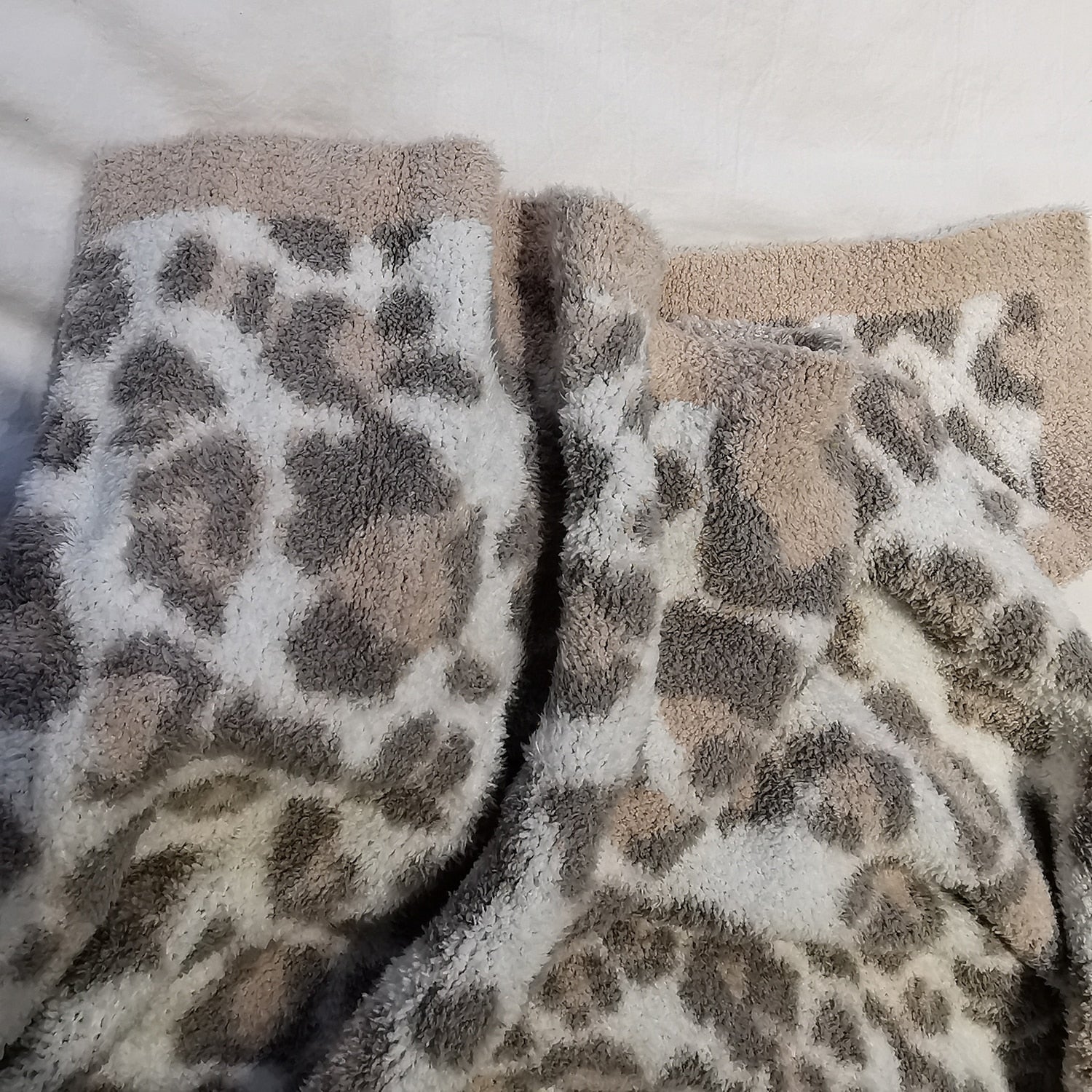 The Luxe Redux Leopard Throw Blanket